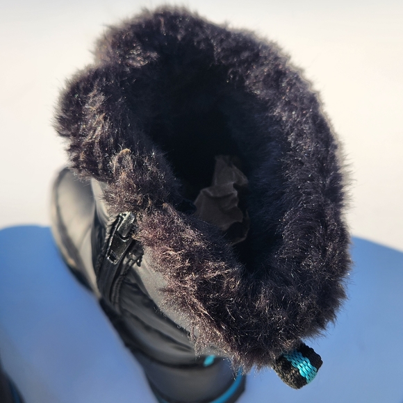 Kids Zip Up Fuzzy Snow Boot - Size 1 - Picture 12 of 13